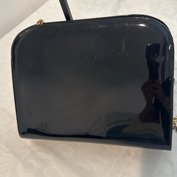 Salvatore Ferragamo Black Patent Leather Gold Chain Shoulder Bag - Picture 4 of 13